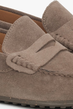 Brown velour men’s moccasins – details.