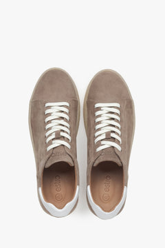 Stylish men's sneakers made of brown velour.