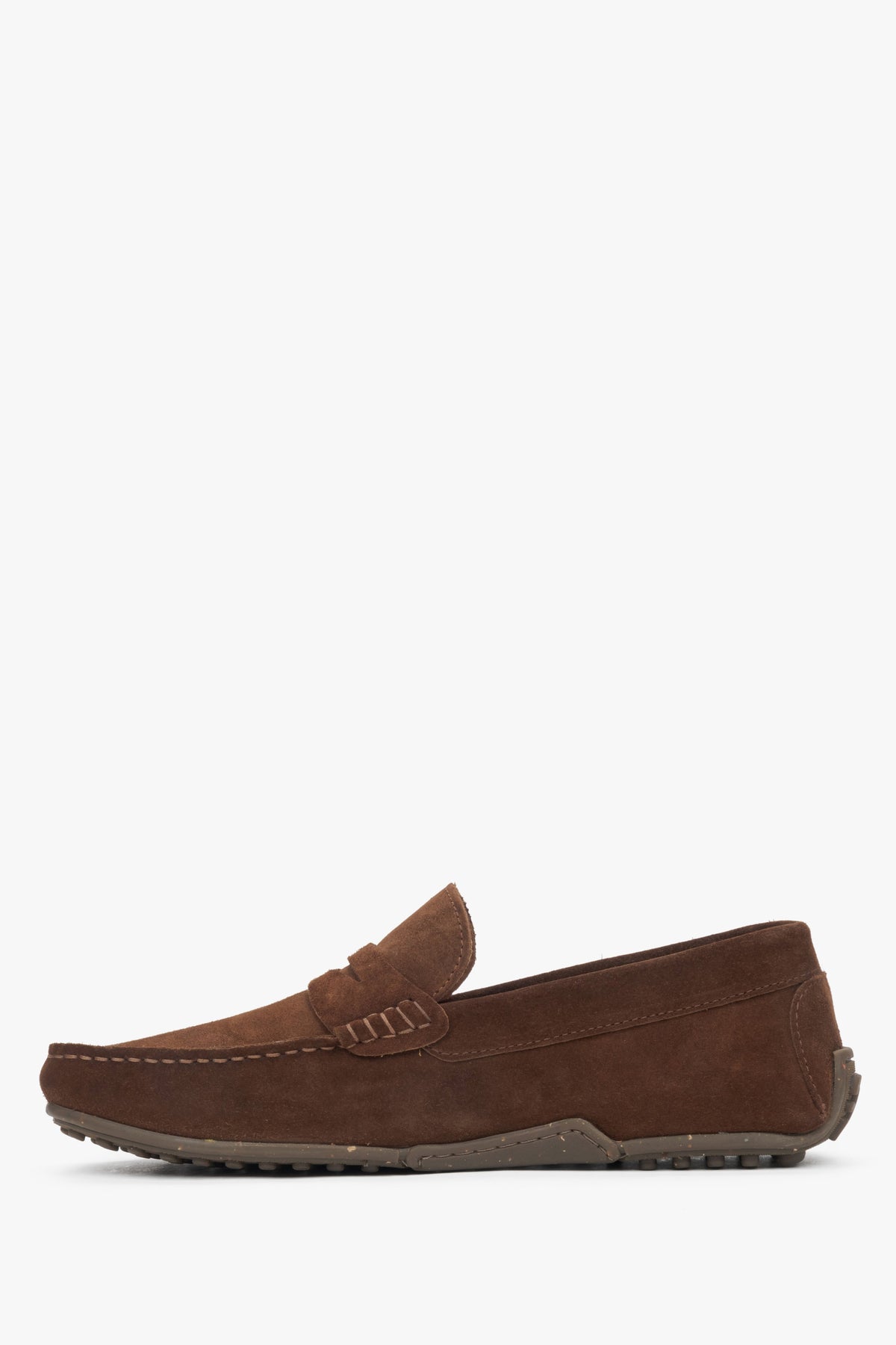 Men's loafers made of dark brown natural velour.