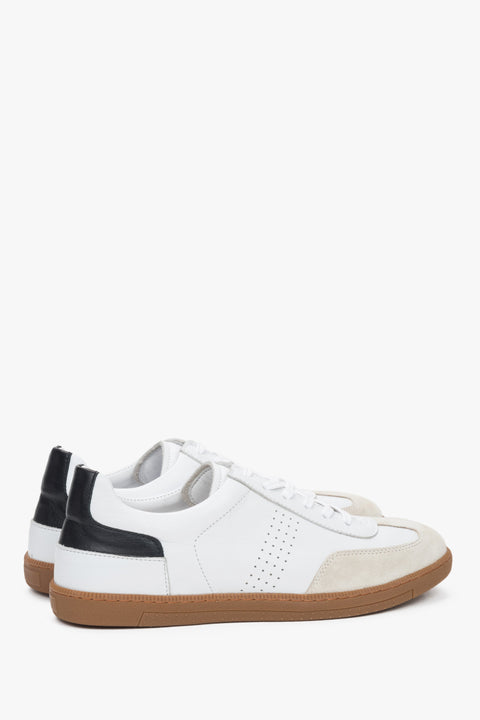 Men’s Estro white sneakers made of leather and velour.