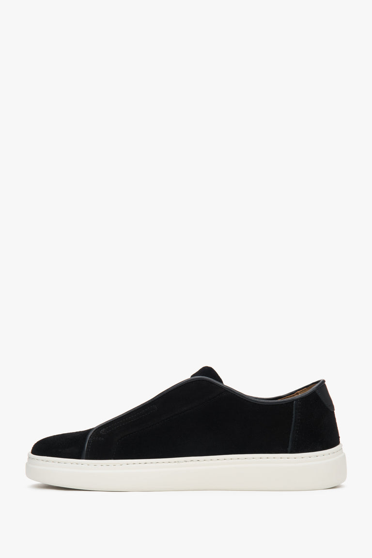 Comfortable black men's sneakers Estro, made of natural Italian velour, providing cushioning with a springy sole.