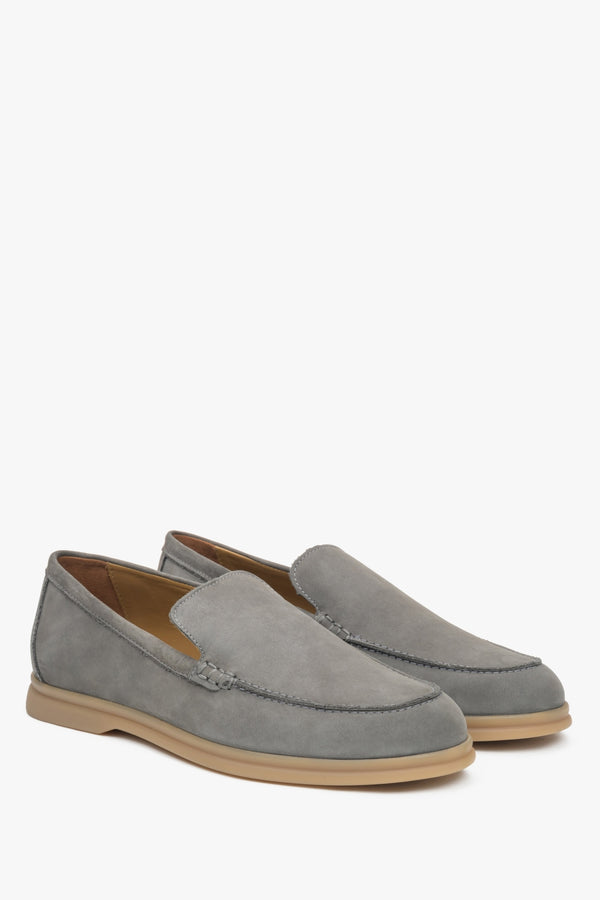 Elegant gray men's loafers by Estro, made of high-quality Italian natural nubuck.