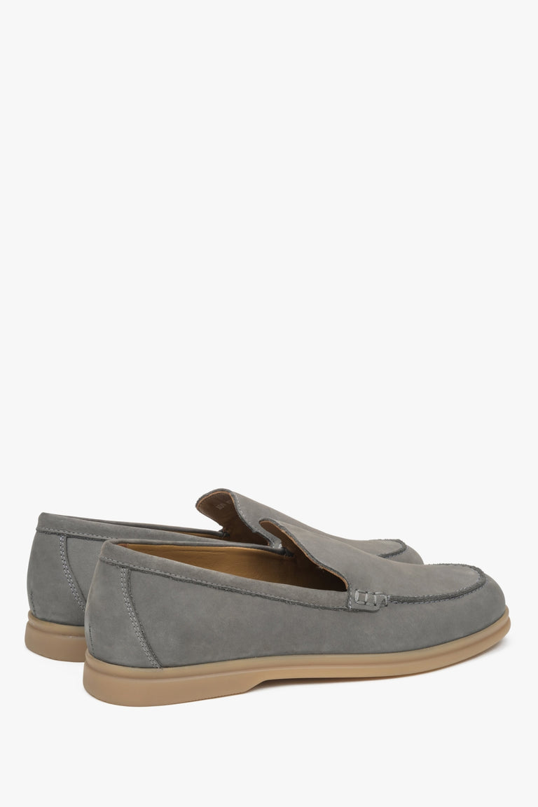 Timeless gray men's loafers by Estro, made of natural nubuck – a blend of Italian style and wearing comfort.