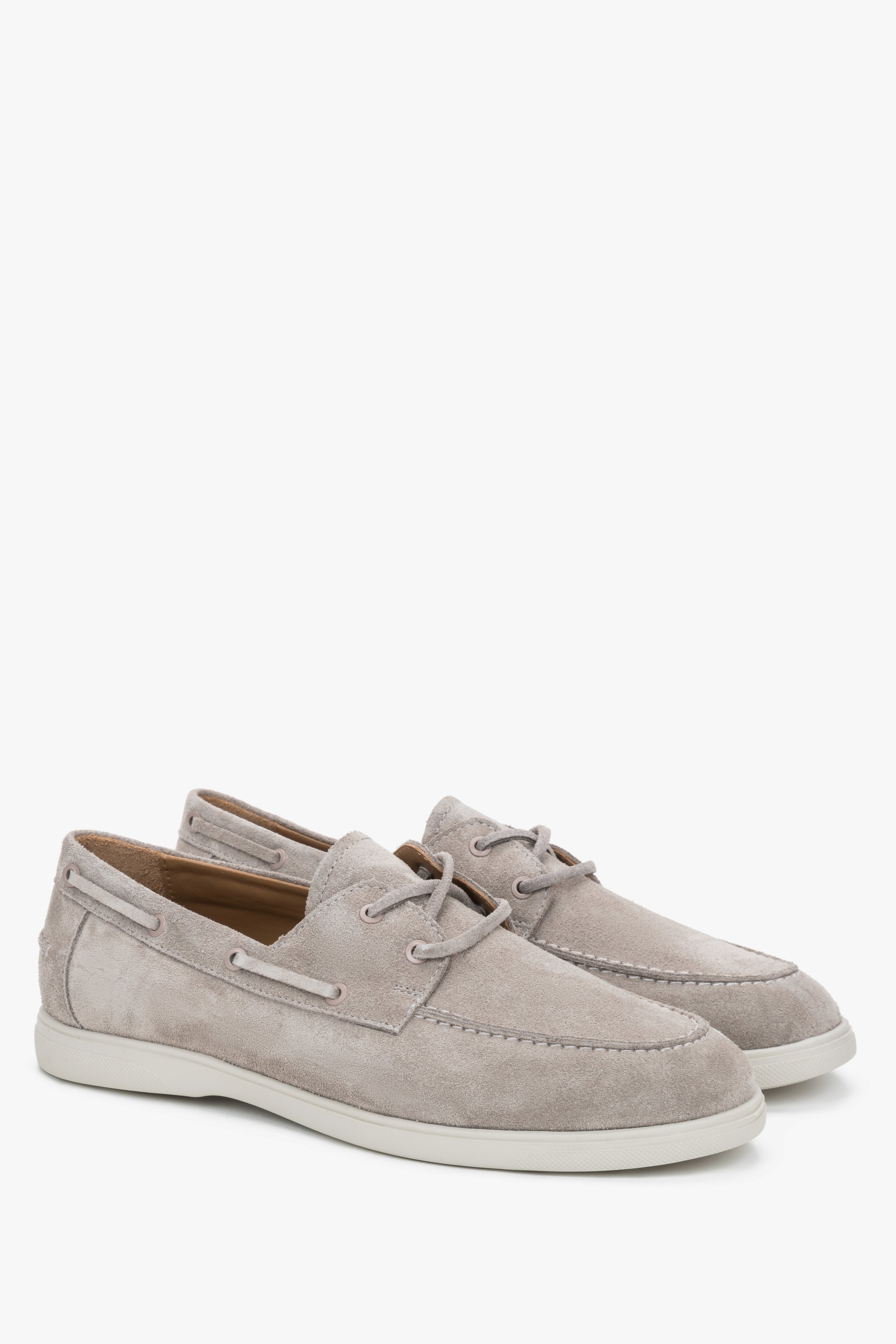 Beige men’s boat-style loafers made of premium Italian natural velour.