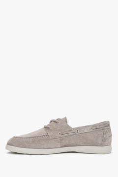 Men’s beige boat-style loafers made of premium Italian natural velour Estro.