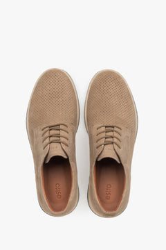 Men's breathable nubuck derbies in a sand-beige tone with a rubber sole.