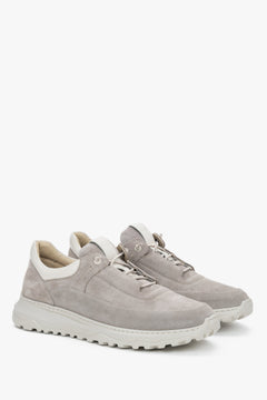 Men’s beige sneakers in premium Italian velour with a flexible EVA sole Estro.