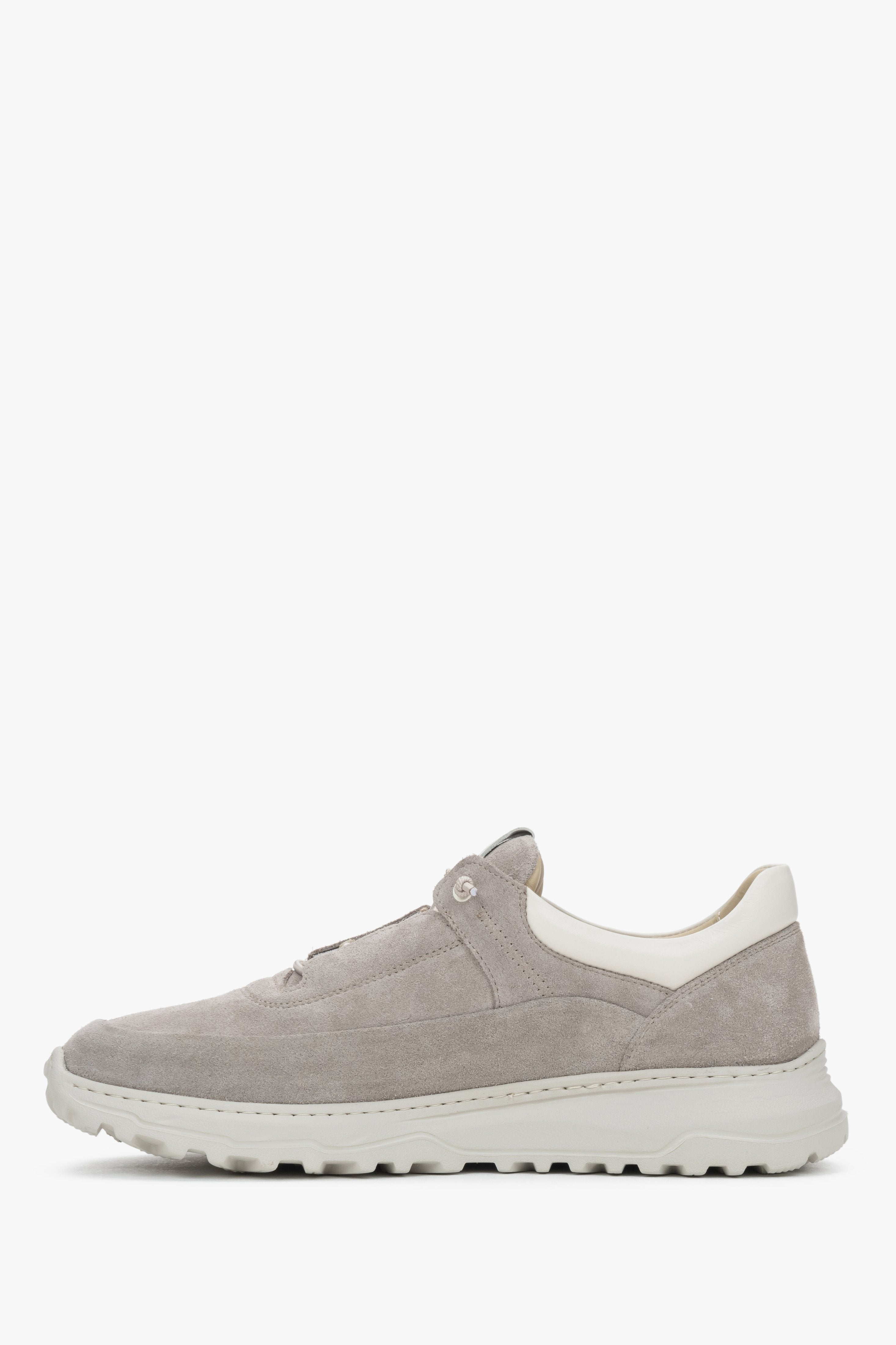 Lace-up men’s sneakers in beige velour with natural leather lining.