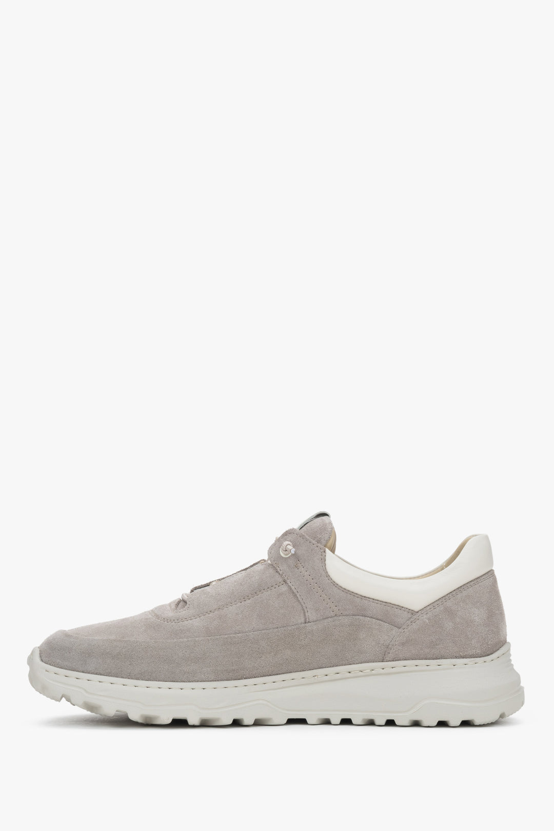 Lace-up men’s sneakers in beige velour with natural leather lining.