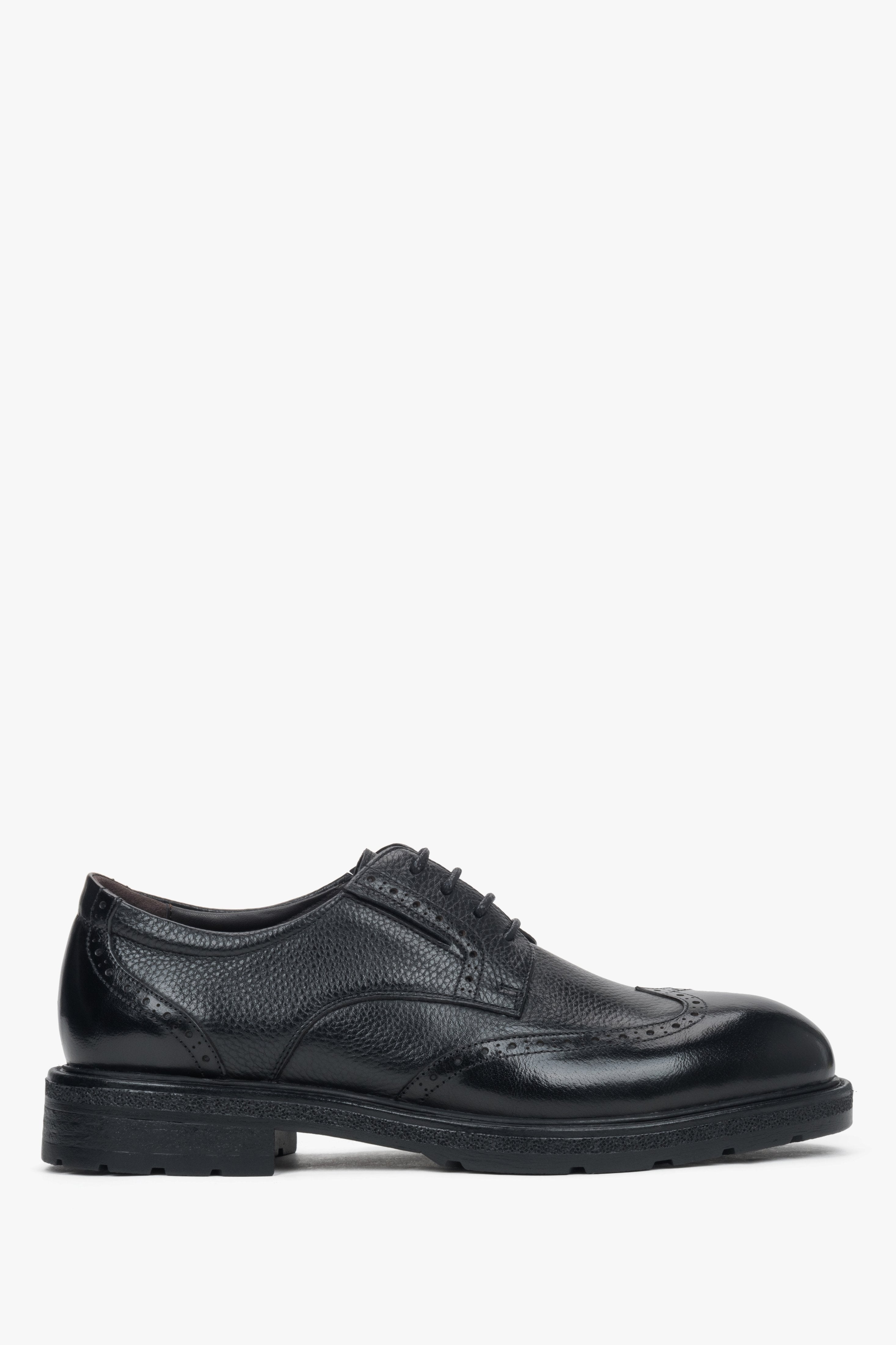 Men’s Black Brogue Shoes made of Genuine Leather Estro ER00118352.