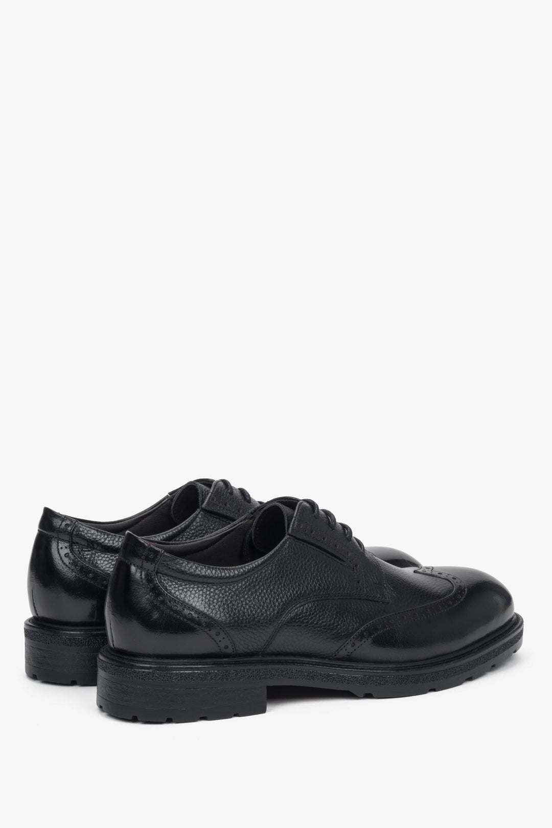 Comfortable interior with genuine leather lining and insole for everyday wear.