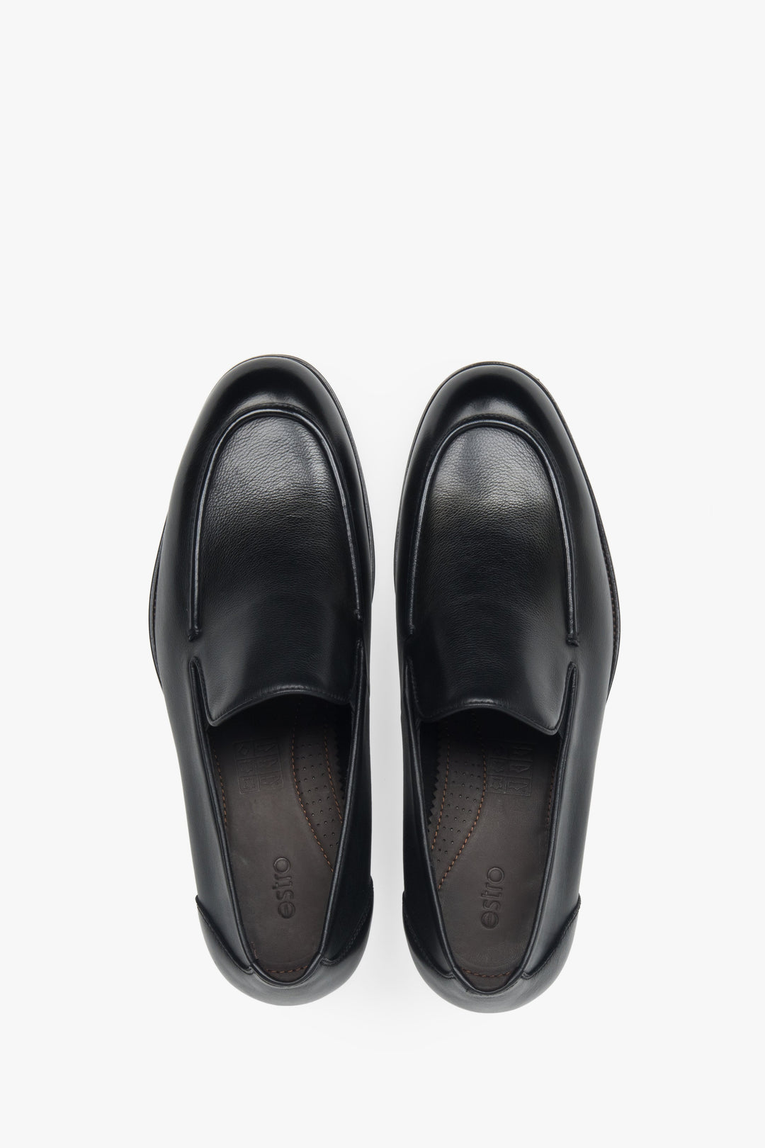 A modern classic from Estro — black leather loafers combining effortless elegance with durable craftsmanship.