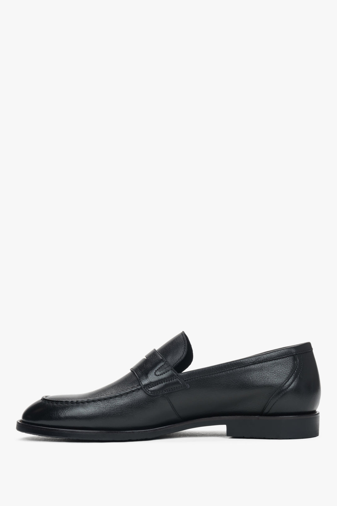 Men’s black classic loafers in genuine leather Estro.
