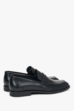 Made of genuine leather, black classic men’s loafers Estro.