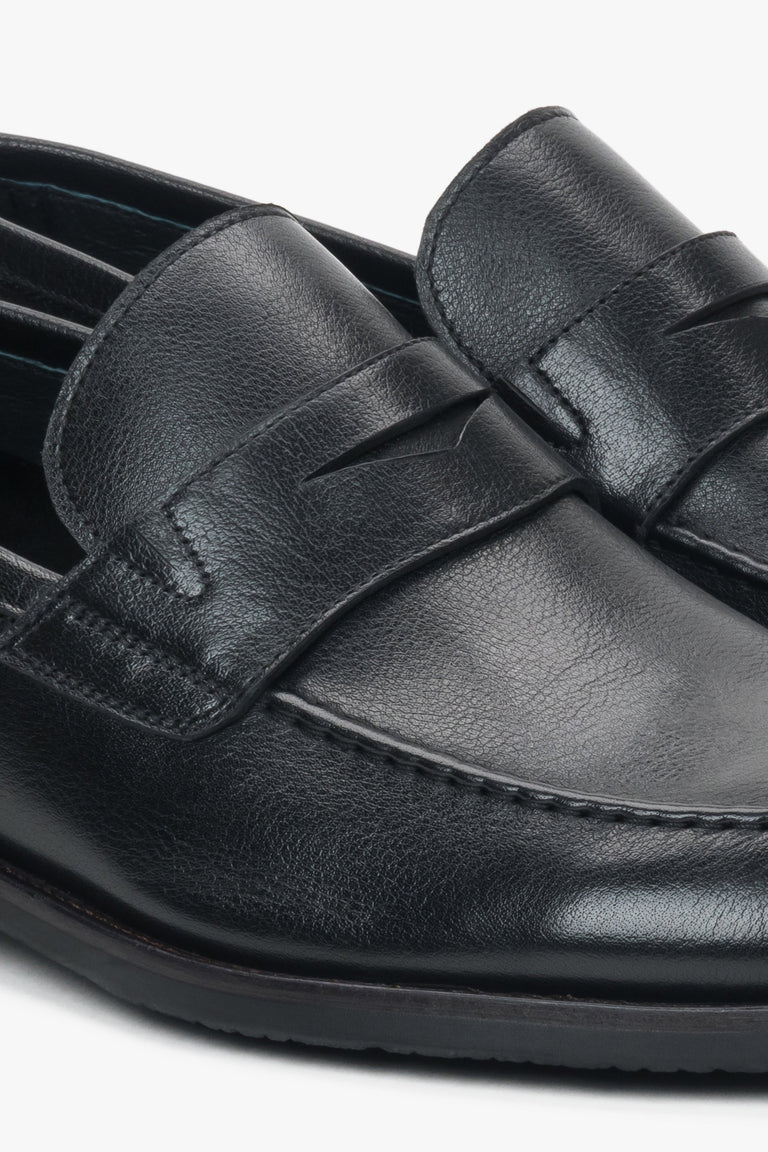 Black classic men’s loafers Estro – detail close-up.
