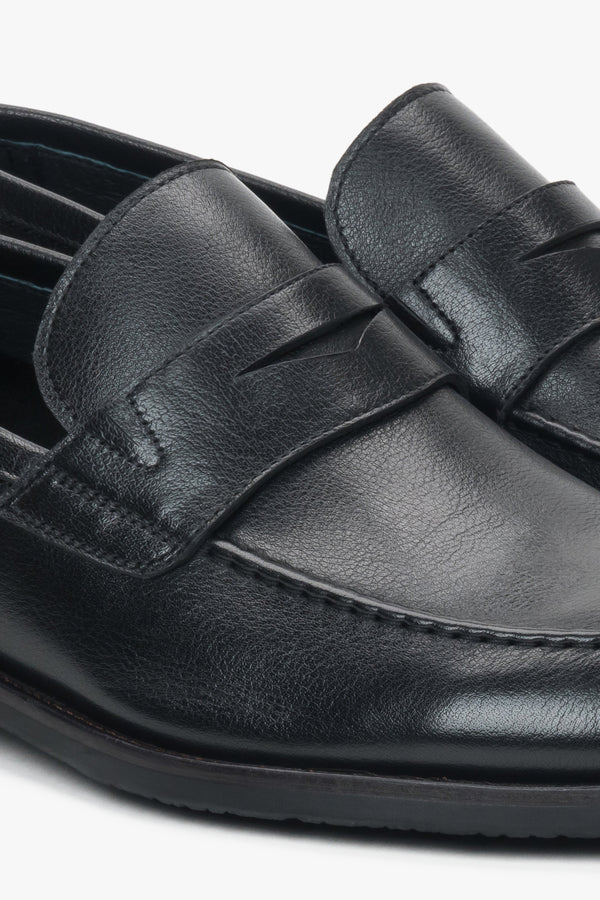 Black classic men’s loafers Estro – detail close-up.