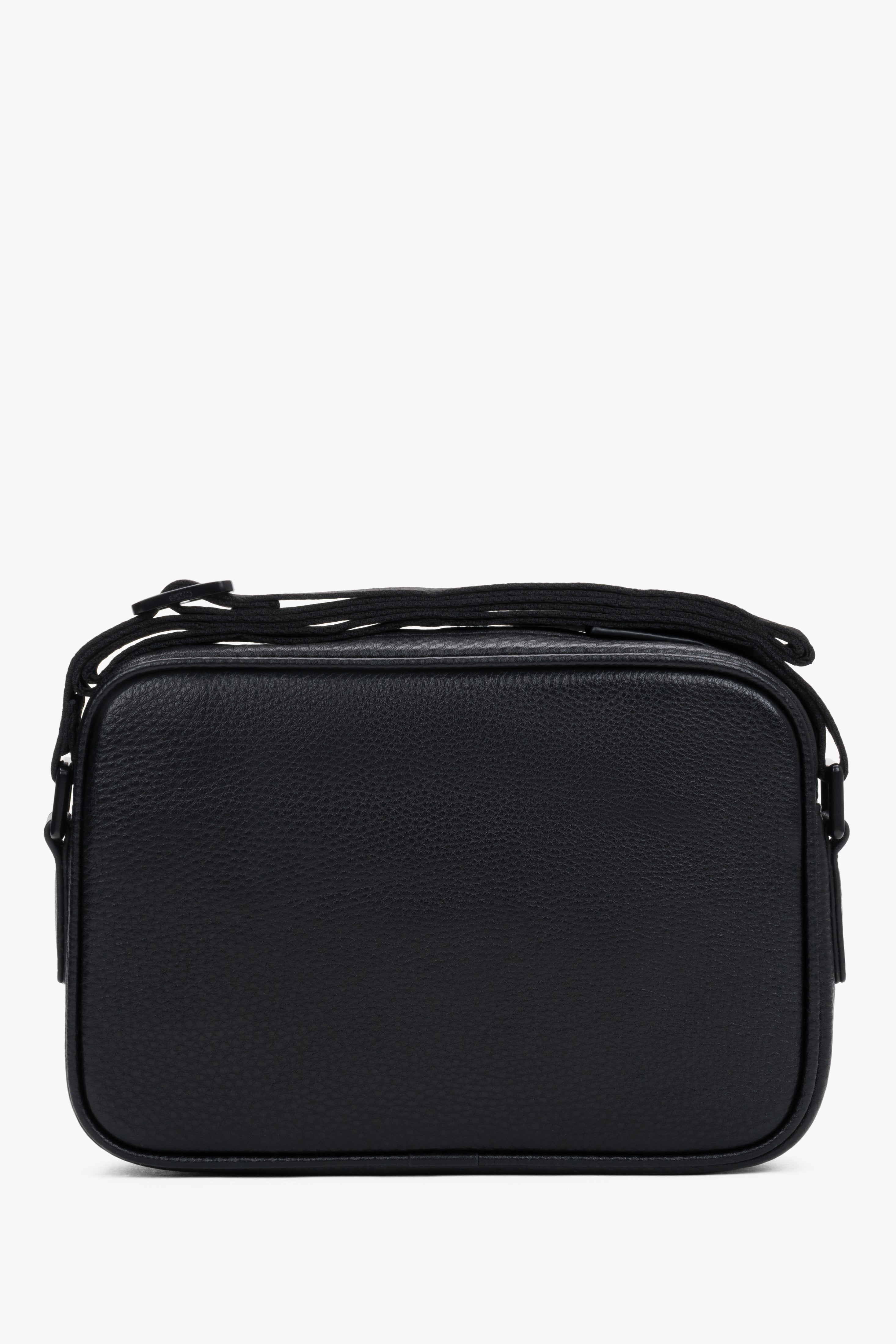 Men’s black crossbody pouch bag made of pebbled genuine leather Estro.