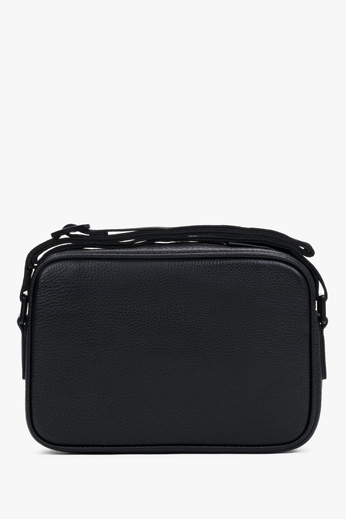 Men’s black crossbody pouch bag made of pebbled genuine leather Estro.