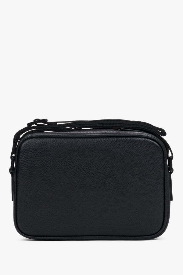 Men’s black crossbody pouch bag made of pebbled genuine leather Estro.