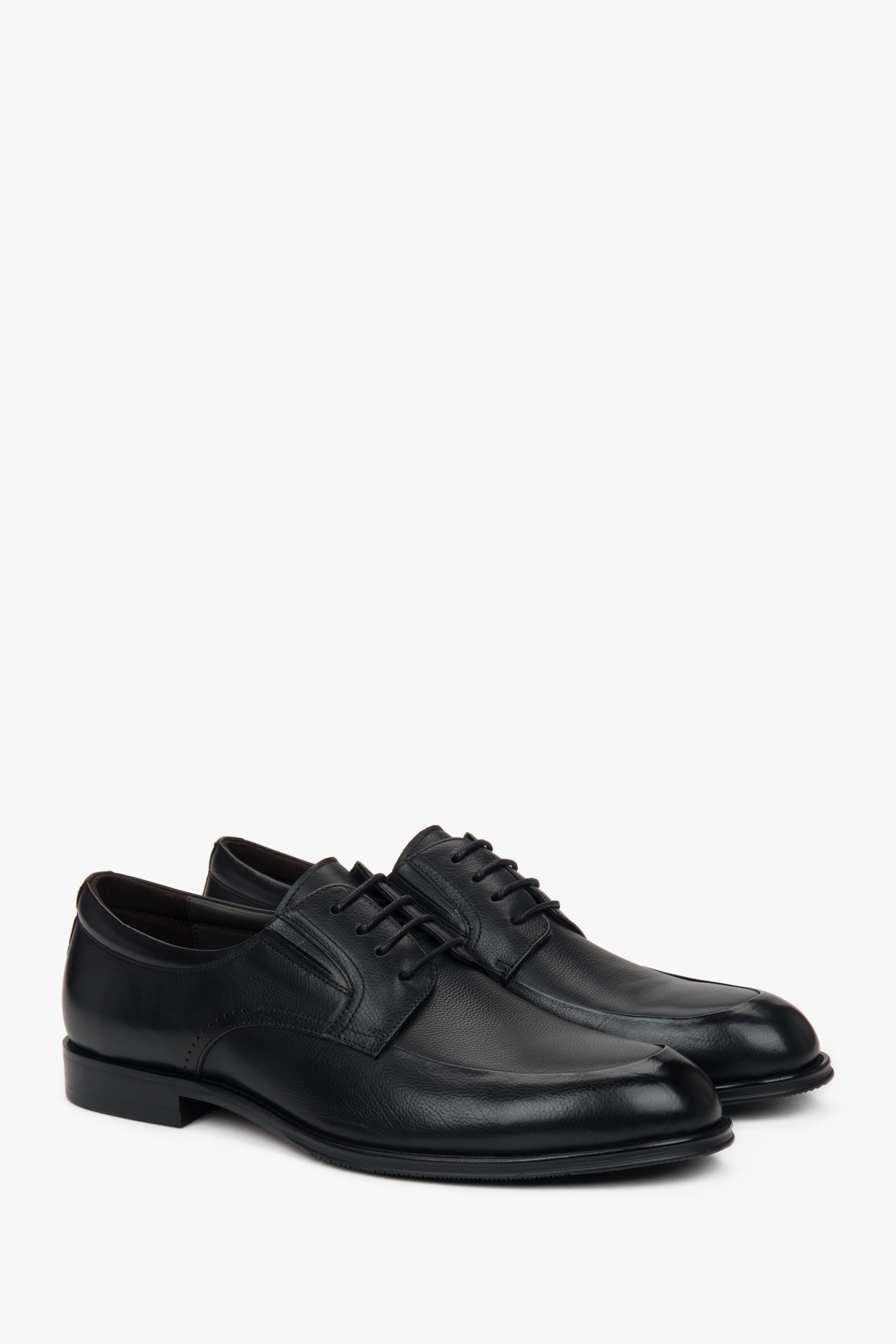 Black men's derby shoes made of genuine leather.