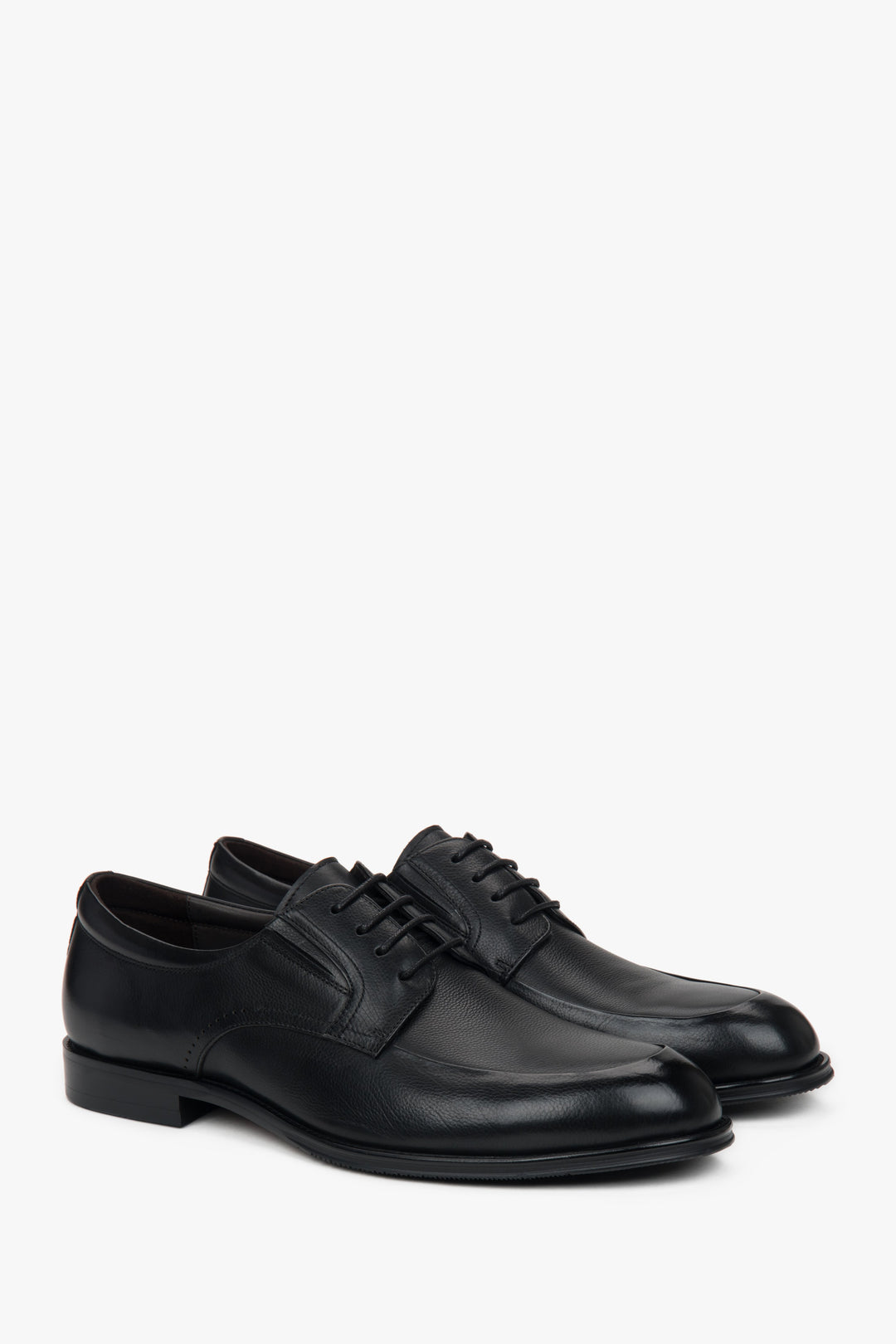 Black men's derby shoes made of genuine leather.