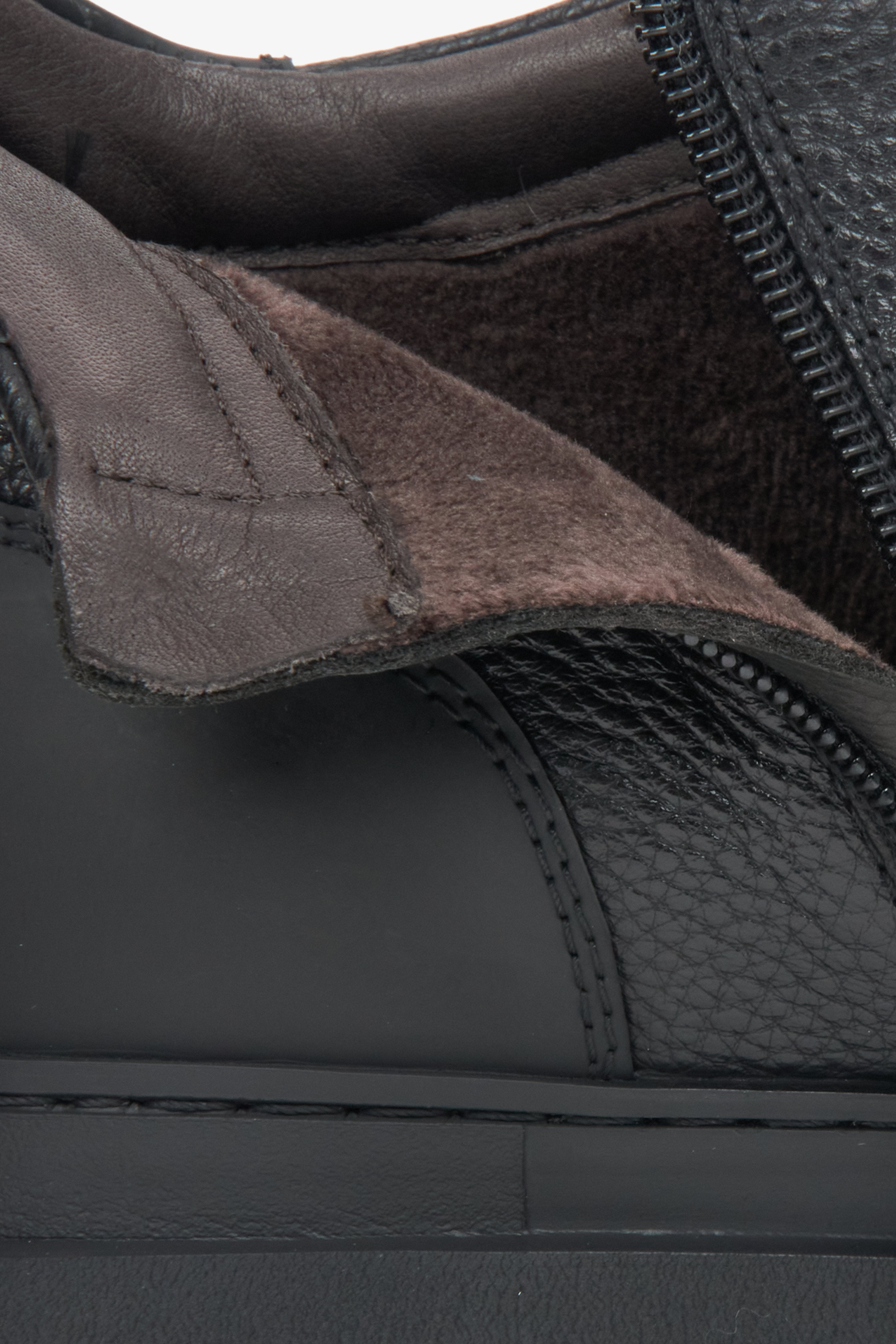 Men’s black leather ankle boots by Estro, crafted with genuine leather and warm padding - details.