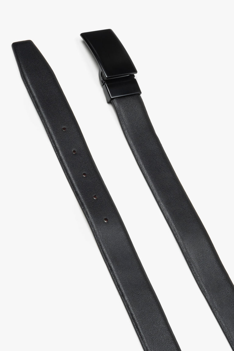 Elegant men's belt made of black genuine leather with a simple buckle.