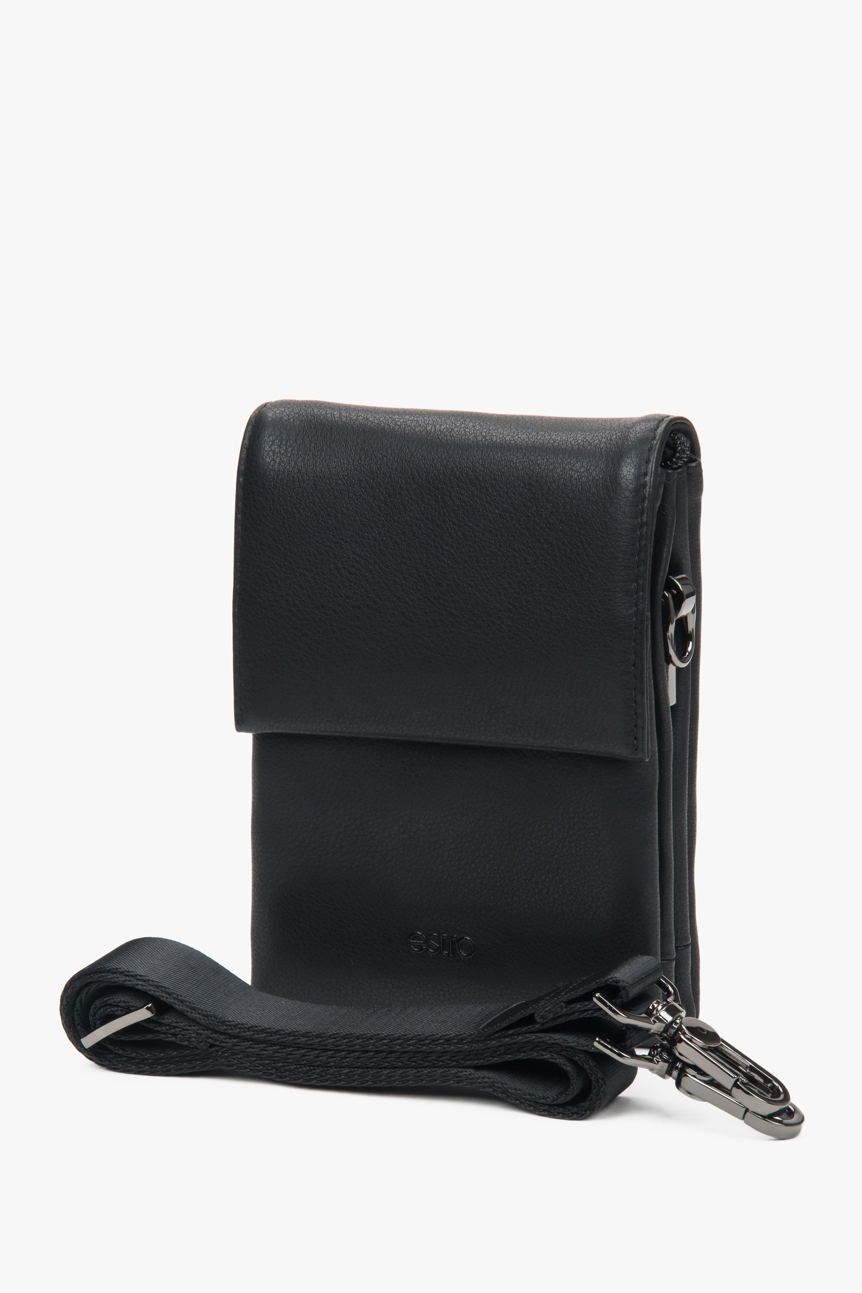 Black genuine leather tablet bag Estro.