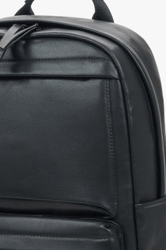 Black men’s city backpack Estro, made of genuine leather.