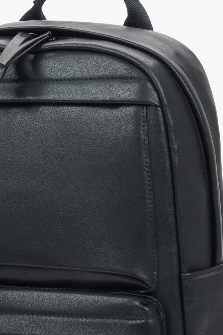 Black men’s city backpack Estro, made of genuine leather.