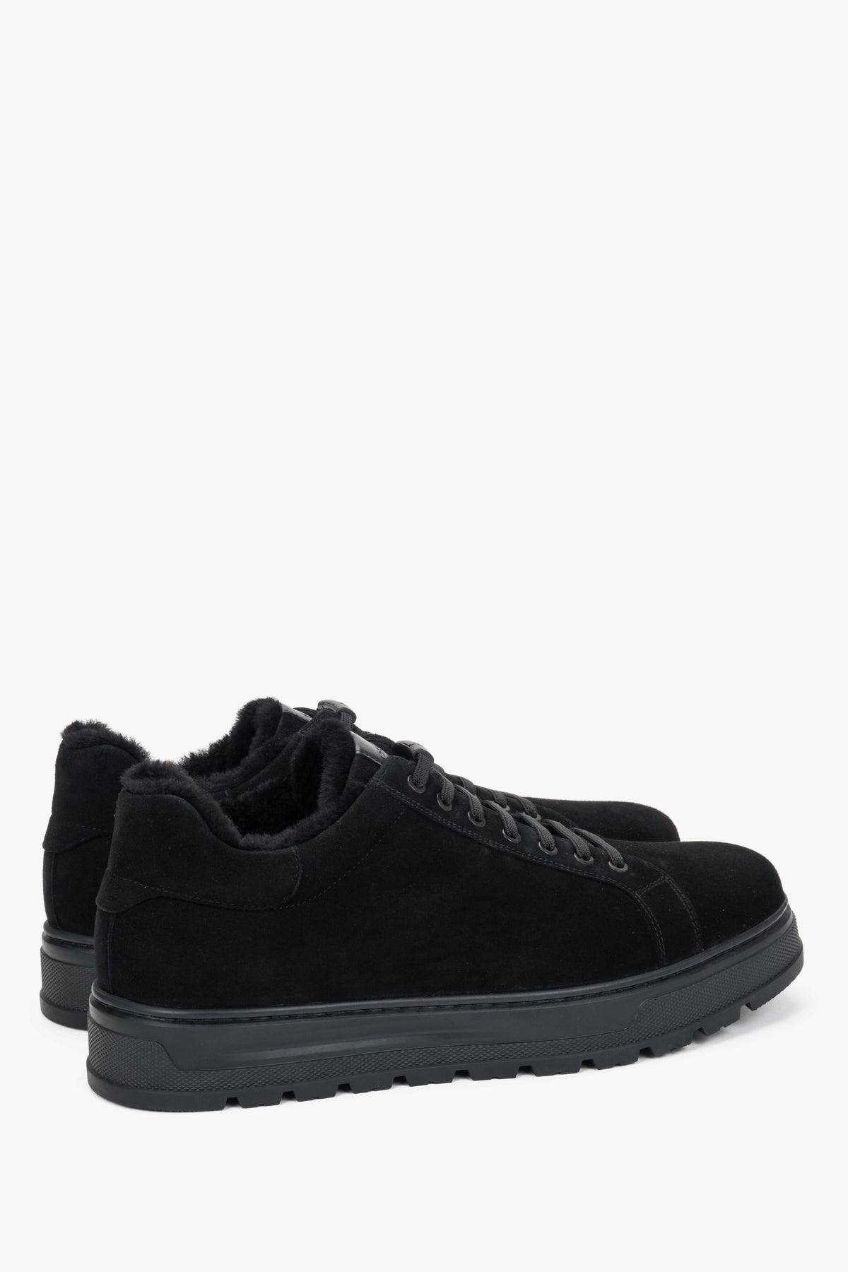 Men's ShoesMen's black velour sneakers Estro - side profile view highlighting the low-top silhouette and durable sole.