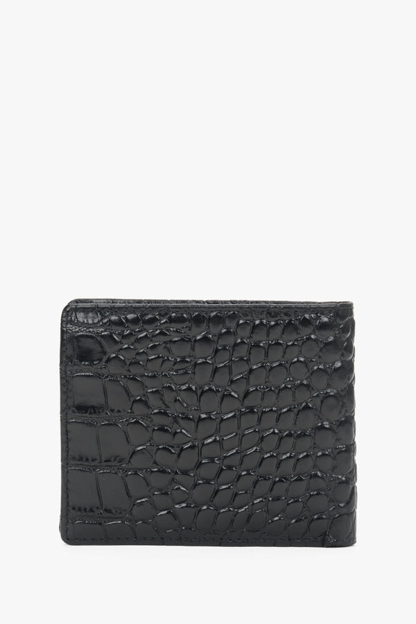 Men’s black leather wallet with crocodile-embossed pattern.
