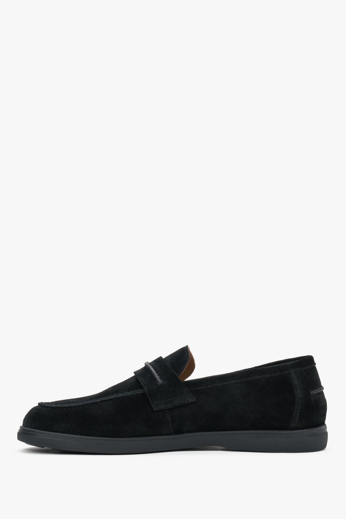 Black men’s slip-on loafers with a lightweight EVA sole.