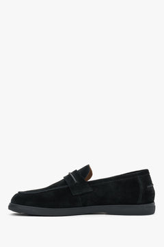 Black men’s slip-on loafers with a lightweight EVA sole.