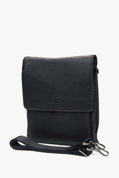 Black pebbled genuine leather magnetic closure tablet bag Estro.