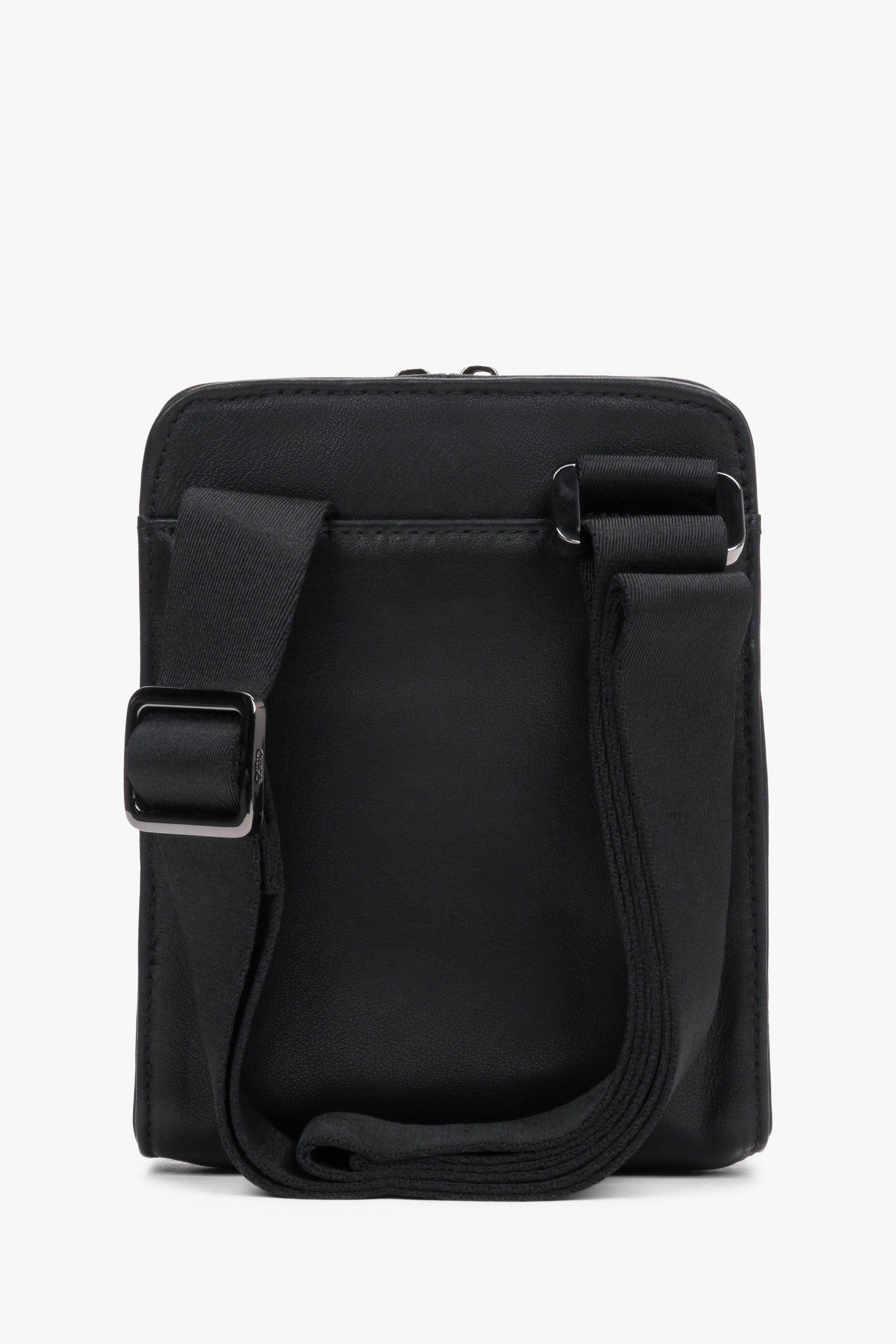 Men’s black shoulder bag made of genuine leather Estro.