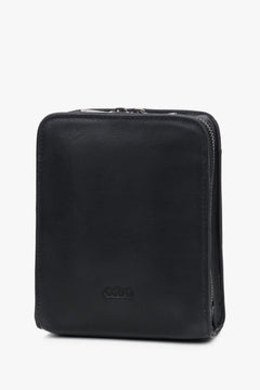 Elegant men’s shoulder bag Estro made of black genuine leather.