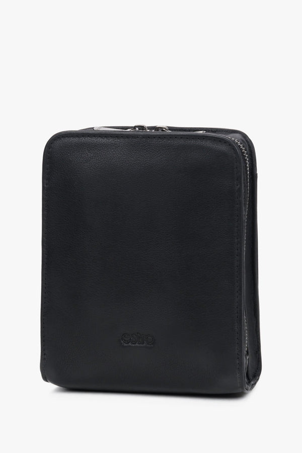 Elegant men’s shoulder bag Estro made of black genuine leather.