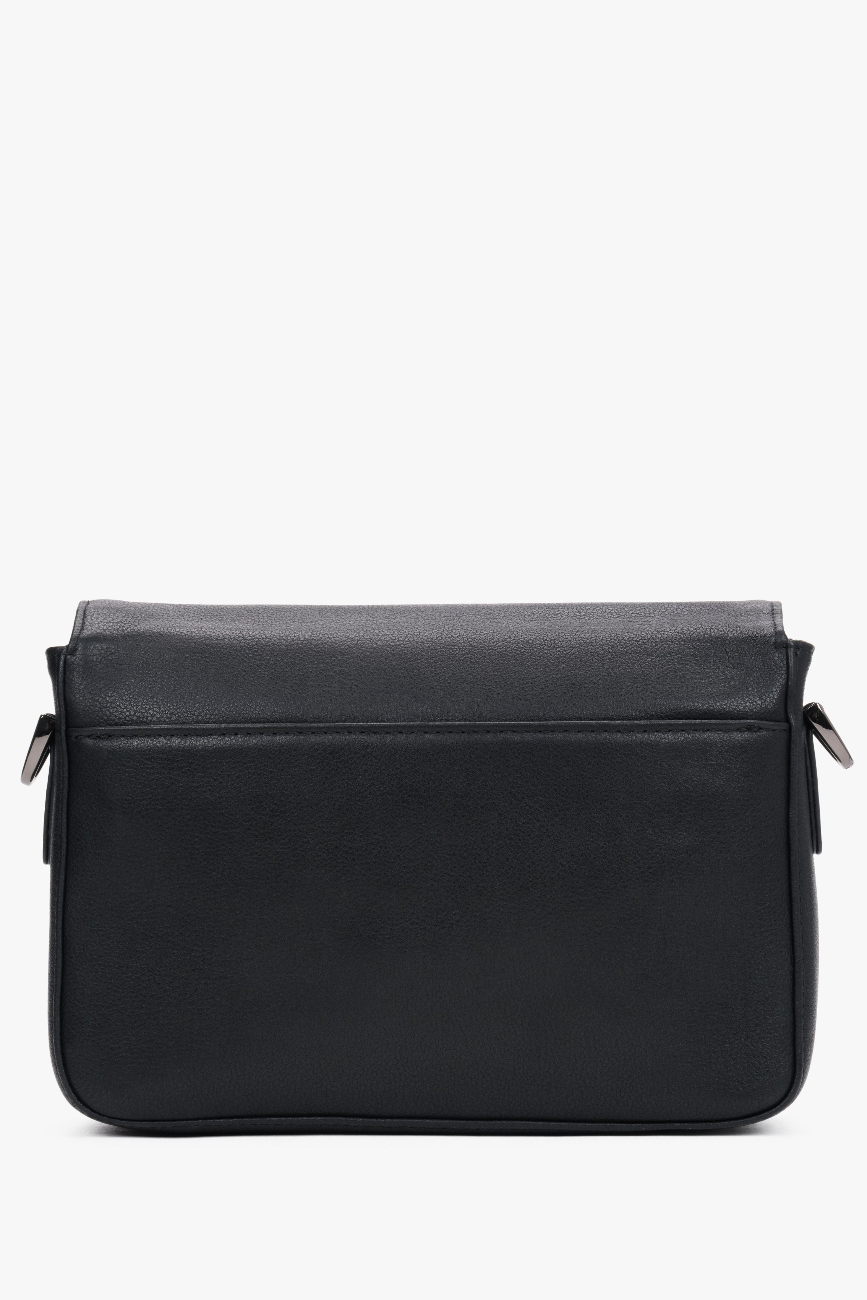 Men’s black shoulder bag made of genuine leather Estro.