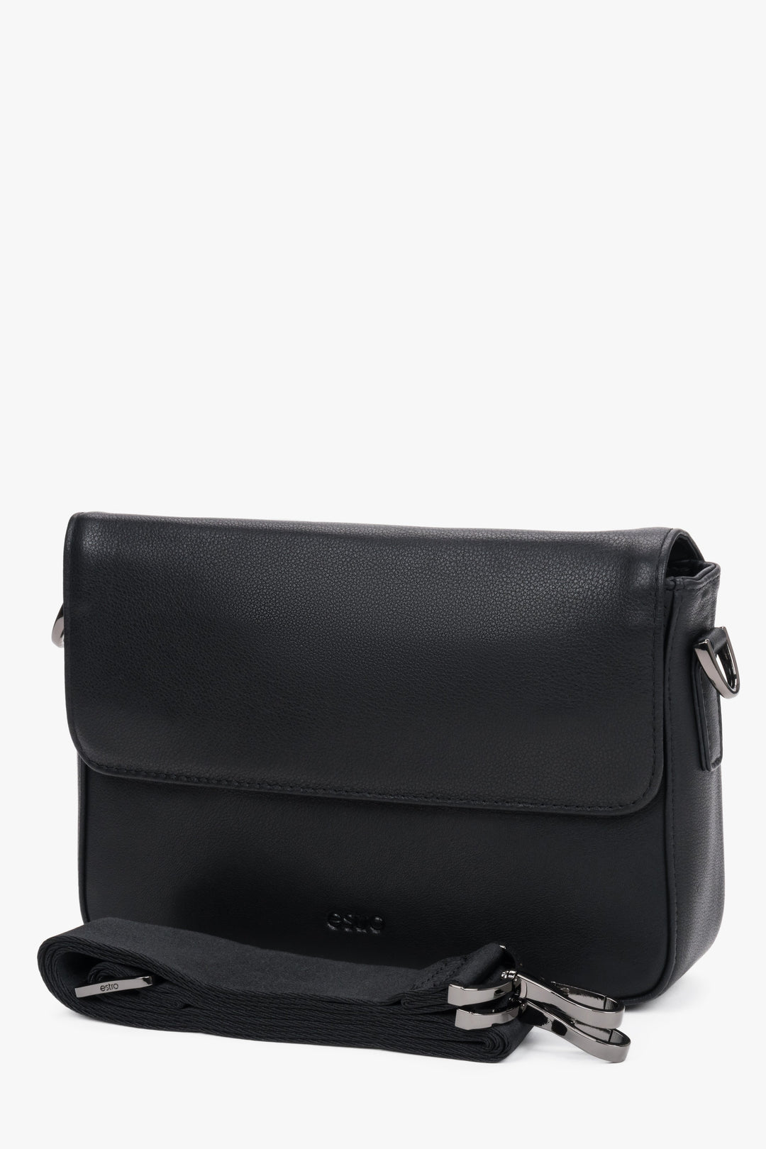 Elegant men’s black shoulder bag Estro made of genuine leather.