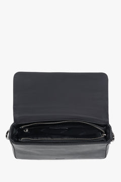 Men’s shoulder bag Estro made of high-quality black genuine leather.