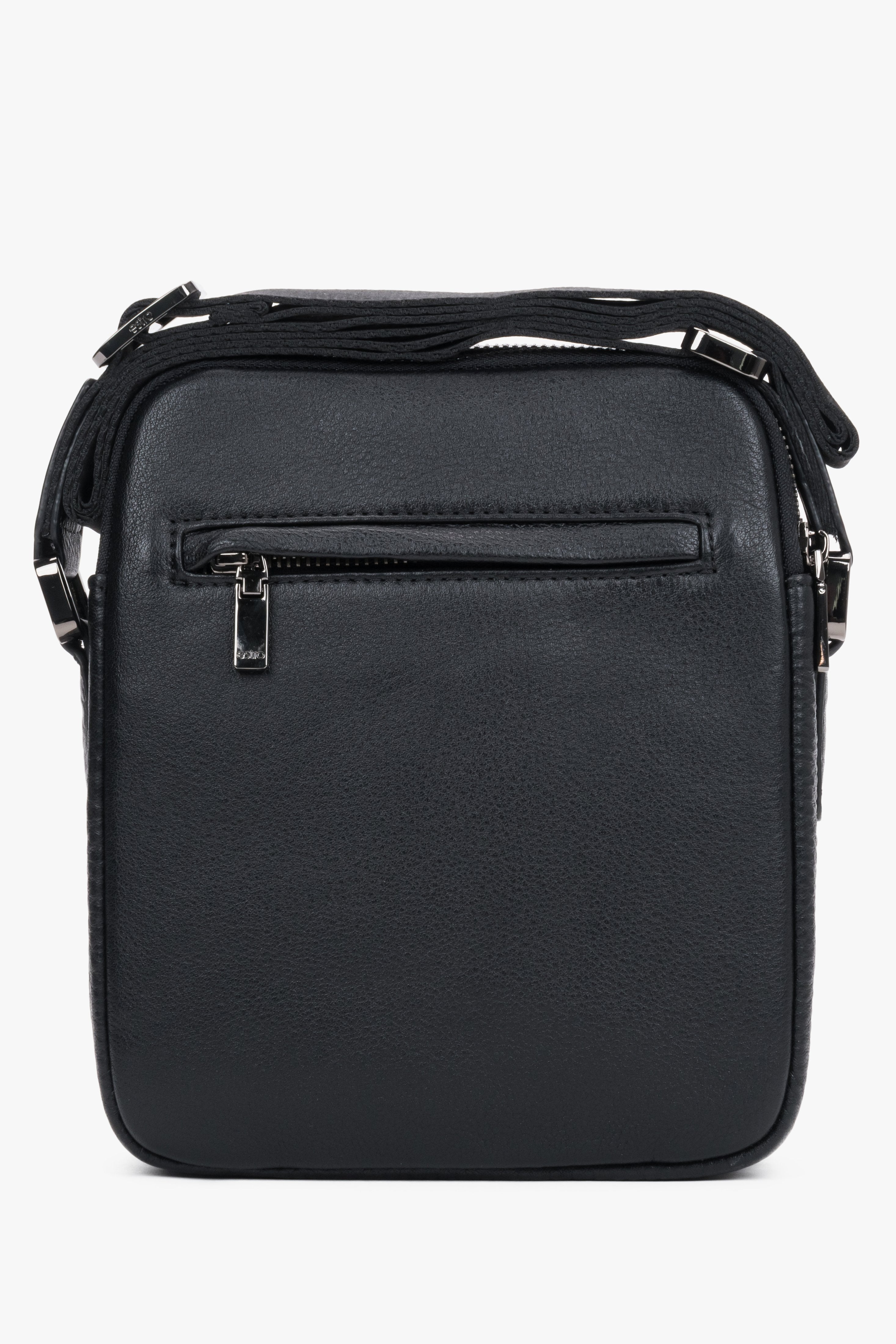 Elegant men’s shoulder bag Estro made of black pebbled leather.