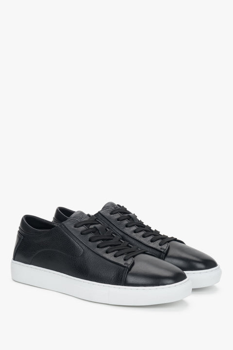 Men’s black sneakers in genuine leather with a soft white contrasting sole Estro.