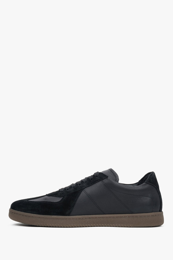 Stylish men’s urban sneakers combining sporty comfort with luxurious leather and velour detailing.