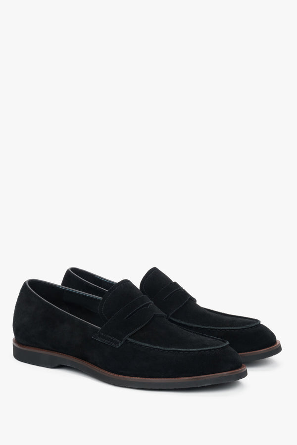 Soft black men’s loafers in genuine velour.