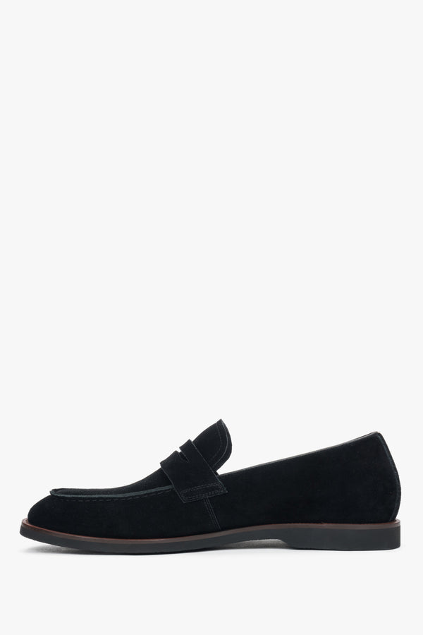 Men’s soft black loafers in genuine velour Estro.