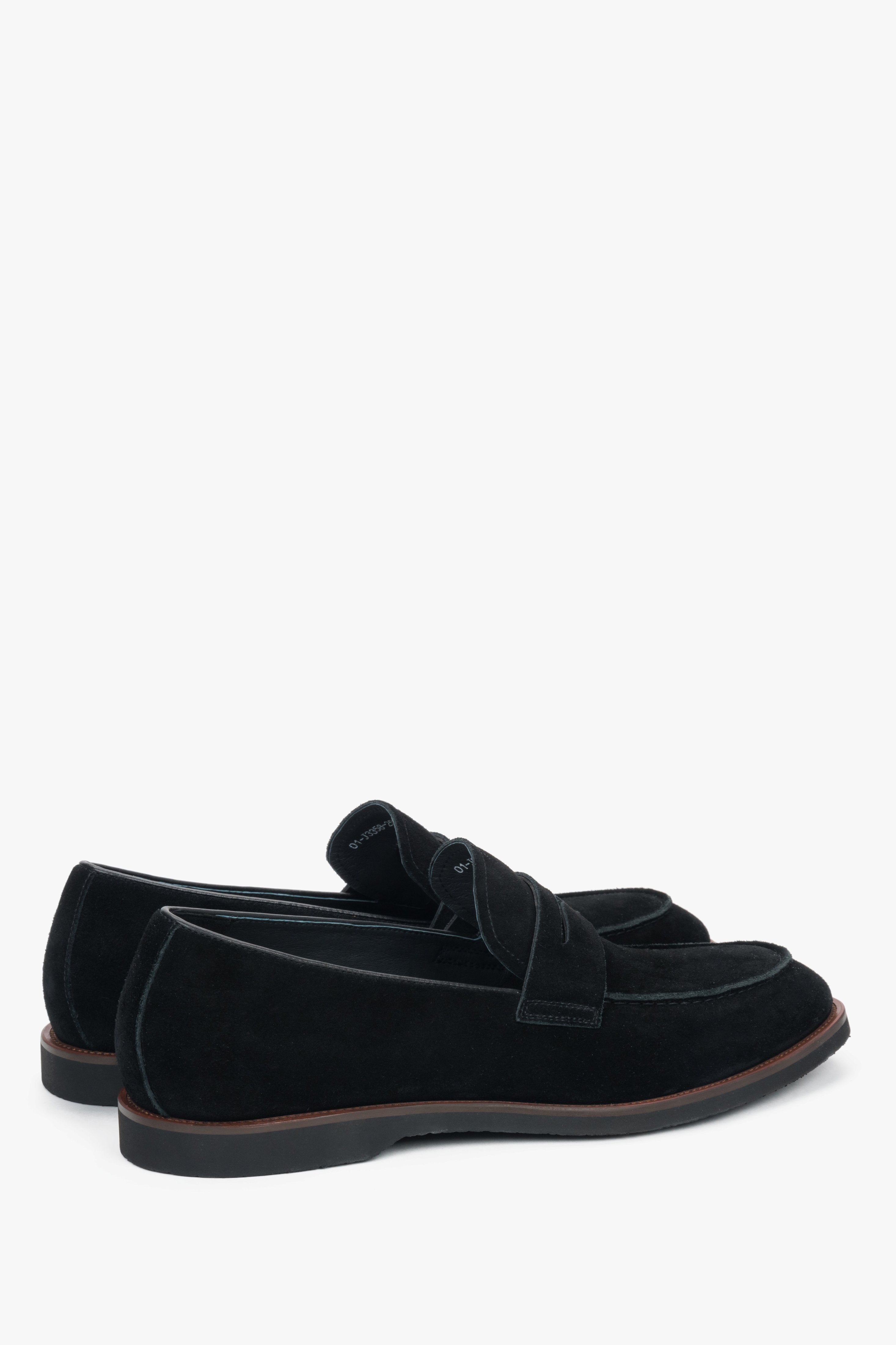 Made of genuine velour, soft black men’s loafers Estro.