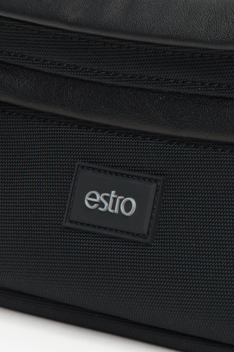 Spacious men’s black waist bag Estro – close-up of detail.