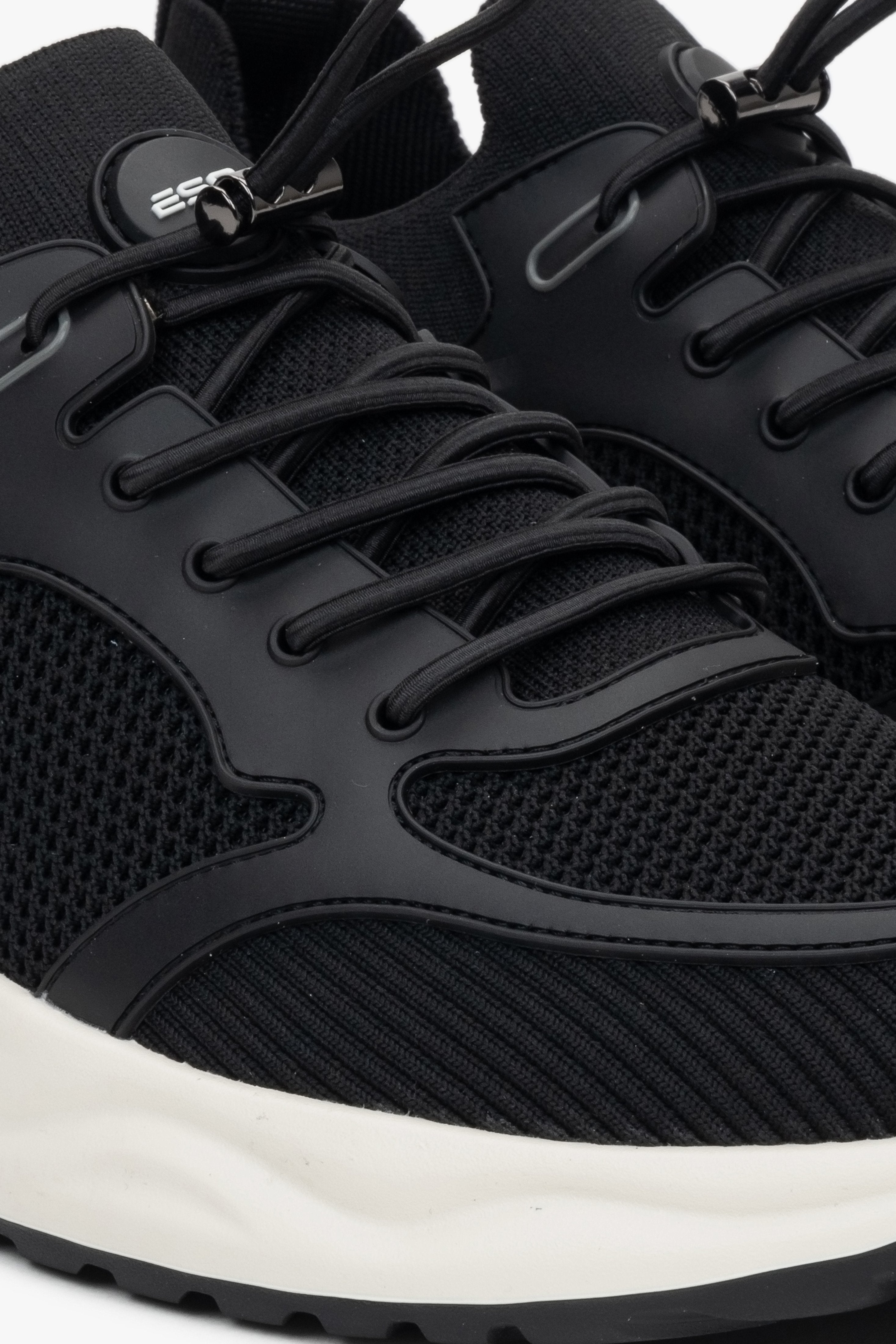 Casual men’s sneakers Estro designed for spring and autumn wear.