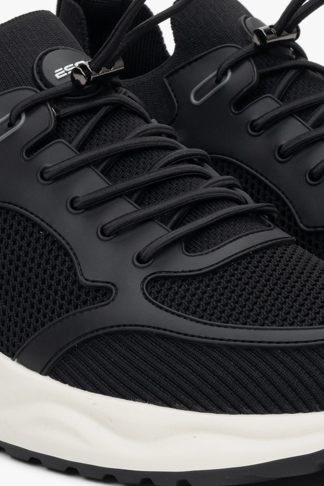 Casual men’s sneakers Estro designed for spring and autumn wear.